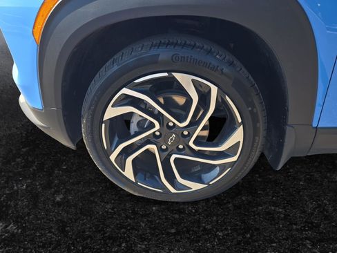 Used 2024 Chevrolet TrailBlazer RS w/ Driver Confidence Package image 9