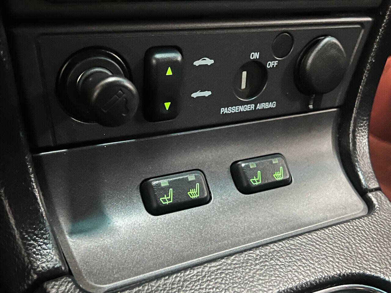 Used 2005 Ford Thunderbird RWD image 75