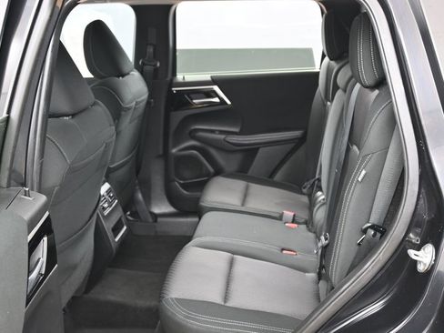 Used 2024 Mitsubishi Outlander ES AWD/4WD image 30
