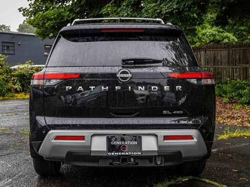 Certified 2025 Nissan Pathfinder SL w/ SL Premium Package image 5