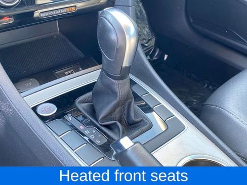 Used 2022 Volkswagen Passat 2.0T image 10