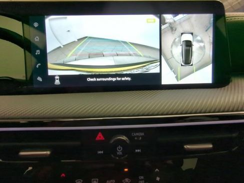 Used 2025 Nissan Kicks SR image 16