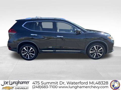 Used 2017 Nissan Rogue SL w/ SL Premium Package AWD/4WD image 2