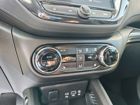 Used 2023 Chevrolet TrailBlazer LT w/ Convenience Package FWD image 19