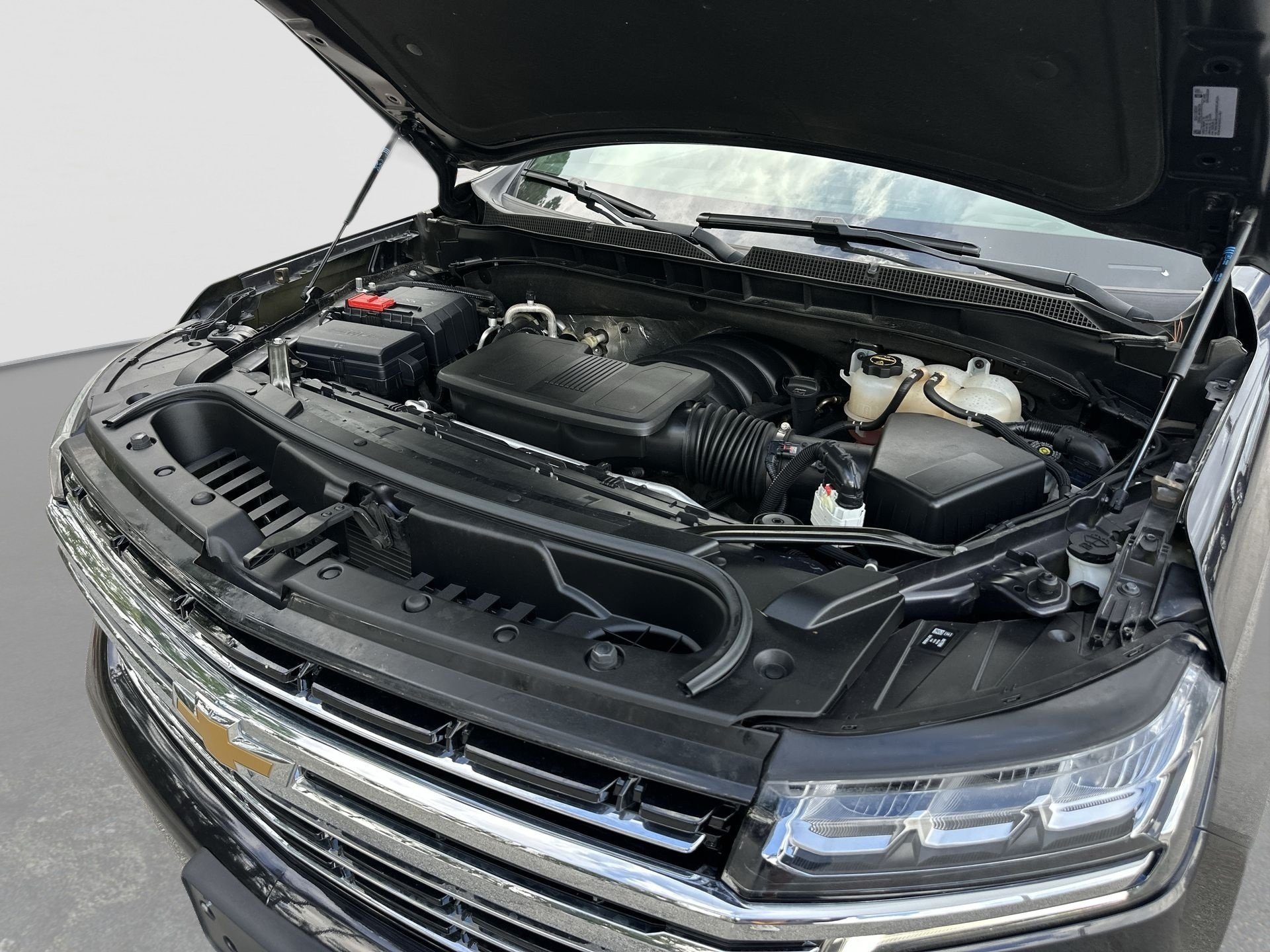 Certified 2024 Chevrolet Suburban LT AWD/4WD image 29