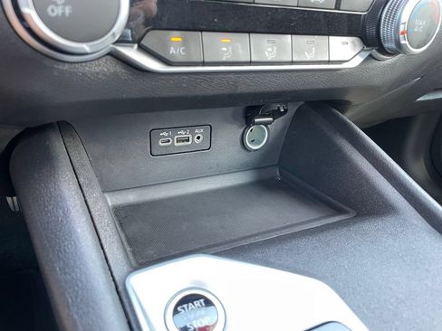 Used 2025 Nissan Altima 2.5 SV FWD image 18