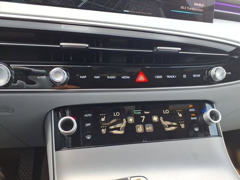 Certified 2026 Genesis GV70 2.5T Advanced image 24