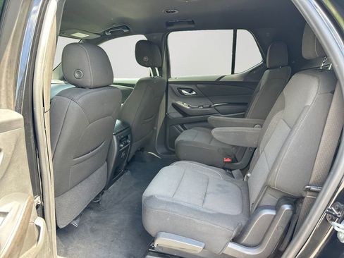 Used 2022 Chevrolet Traverse LT image 14