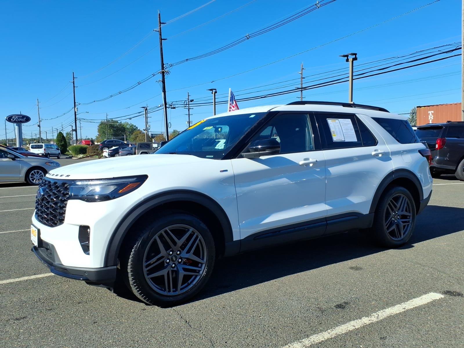 Used 2026 Ford Explorer ST-Line w/ ST-Line Street Pack AWD/4WD image 3