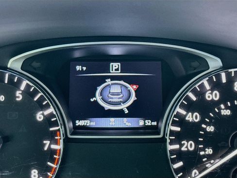 Used 2019 Nissan Pathfinder Platinum w/ Cargo Package FWD image 8