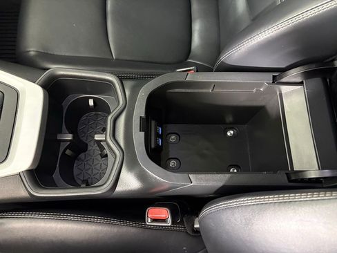 Used 2022 Toyota RAV4 XLE Premium image 34