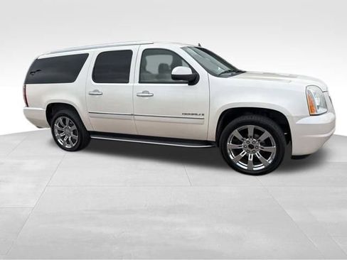 Used 2009 GMC Yukon XL Denali image 18
