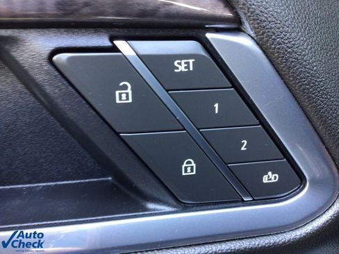 Used 2025 Chevrolet Silverado 2500 LTZ w/ LTZ Convenience Package image 12