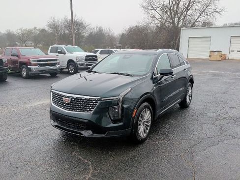 Used 2024 Cadillac XT4 Premium Luxury image 1