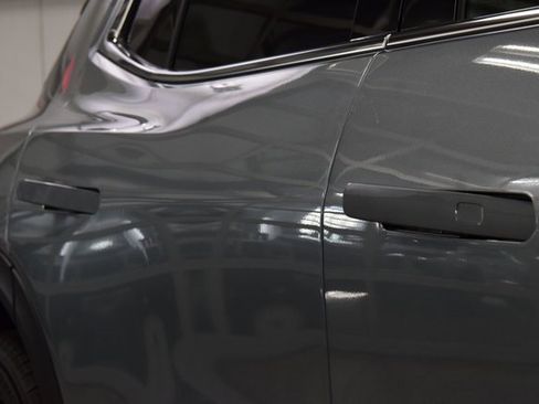 New 2026 Chevrolet Equinox EV LT image 18