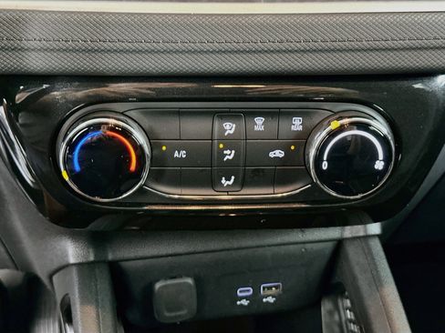 Used 2025 Chevrolet TrailBlazer LT FWD image 23