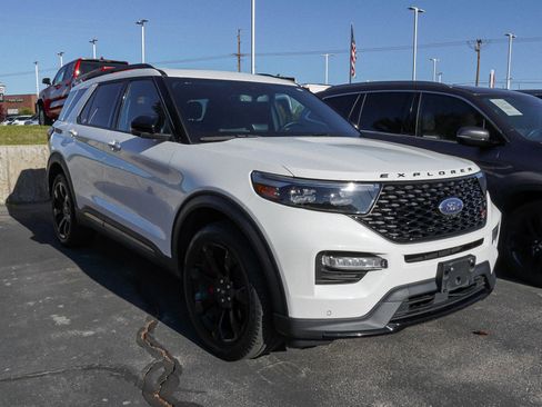 Used 2024 Ford Explorer ST w/ Equipment Group 401A AWD/4WD image 2