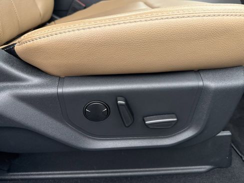 Used 2022 Ford F250 Lariat w/ Lariat Ultimate Package image 35