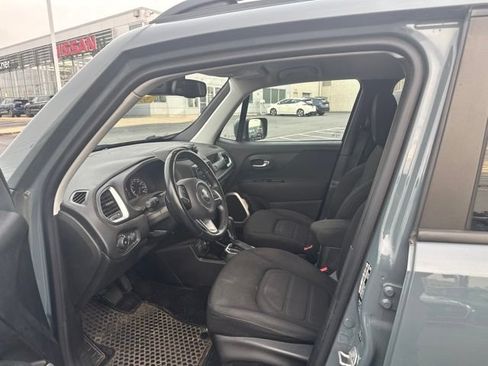 Used 2018 Jeep Renegade Latitude w/ Cold Weather Group AWD/4WD image 14