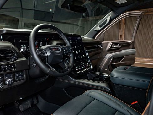 Used 2025 GMC Yukon AT4 w/ AT4 Premium Plus Package image 15