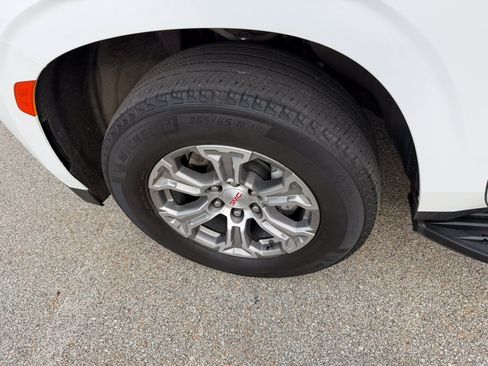 Certified 2024 GMC Yukon SLE w/ Max Trailering Package AWD/4WD image 15