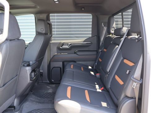 Used 2024 GMC Sierra 1500 AT4 w/ Technology Package AWD/4WD image 25