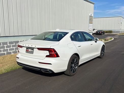 Used 2021 Volvo S60 T8 Inscription image 5
