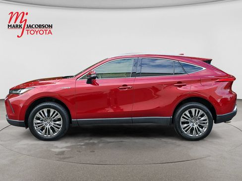Used 2021 Toyota Venza XLE w/ Softex Package AWD/4WD image 13