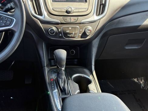 Used 2022 Chevrolet Equinox LT AWD/4WD image 17
