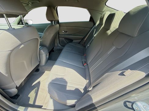 Used 2024 Hyundai Elantra SEL FWD image 20