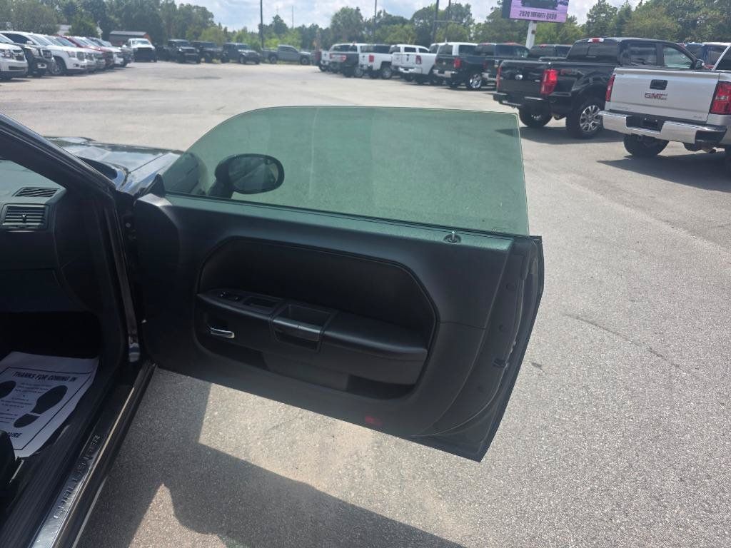 Used 2013 Dodge Challenger R/T RWD image 9