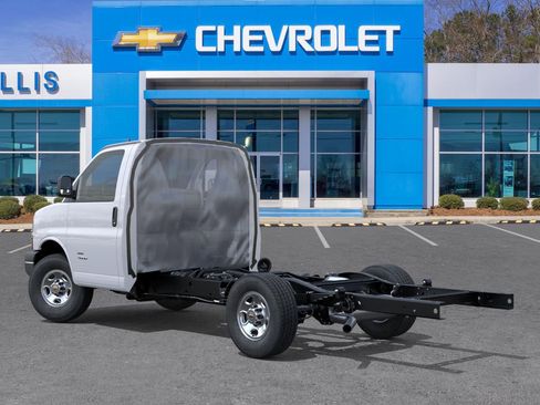 New 2025 Chevrolet Express 3500 w/ Power Convenience Package image 19
