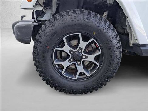 Used 2016 Jeep Wrangler Unlimited Sahara w/ Dual Top Group image 22