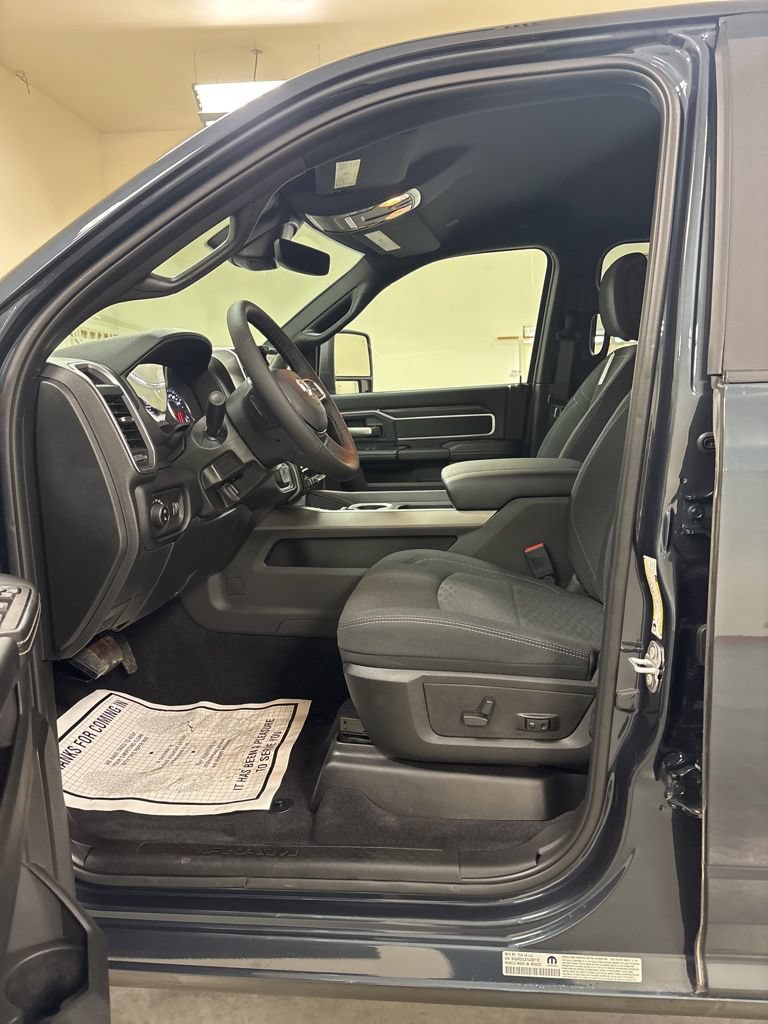 New 2026 RAM 2500 Big Horn AWD/4WD image 9