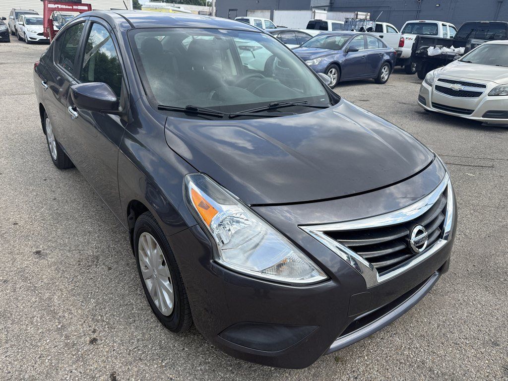 Used 2015 Nissan Versa SV FWD image 1