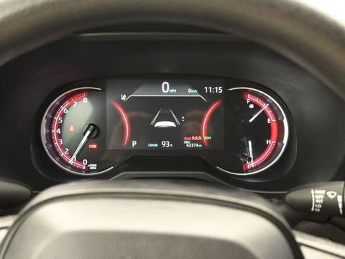 Used 2025 Toyota RAV4 XLE FWD image 13