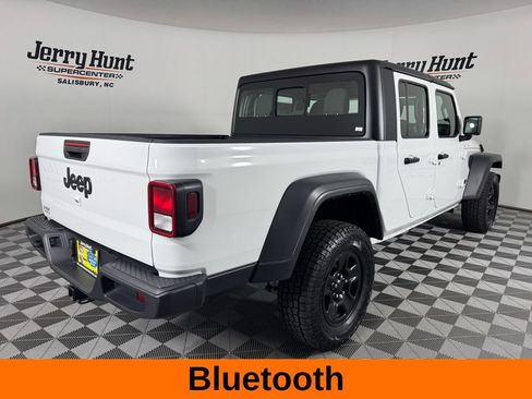 Used 2024 Jeep Gladiator Sport AWD/4WD image 7
