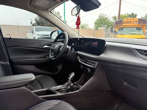 Used 2025 Buick Encore GX Sport Touring FWD image 9