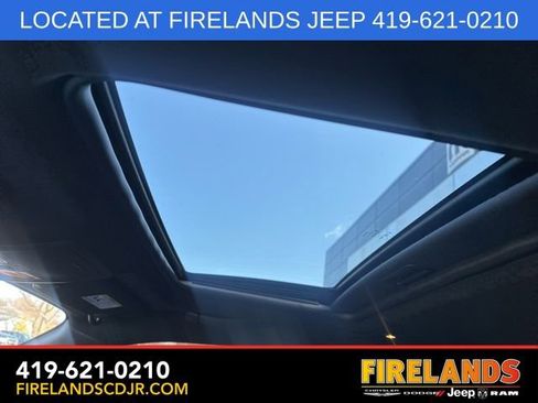 Used 2014 Dodge Challenger R/T image 8