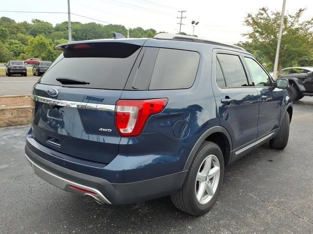 Used 2017 Ford Explorer XLT w/ Equipment Group 202A AWD/4WD image 17
