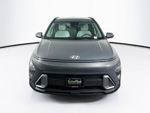 Used 2025 Hyundai Kona SEL FWD image 2