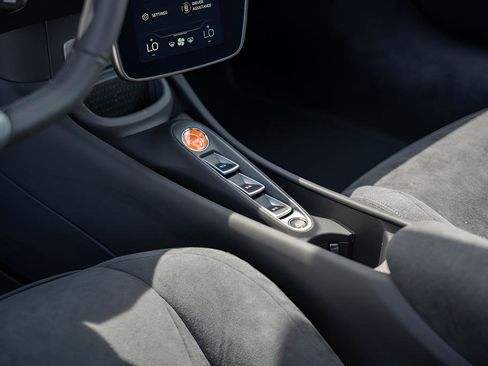 New 2026 McLaren Artura Spider RWD image 34