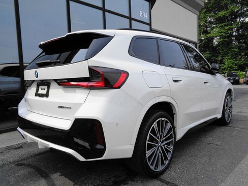 Used 2023 BMW X1 xDrive28i w/ M Sport Package AWD/4WD image 5