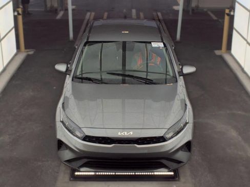 Used 2023 Kia Forte LXS FWD image 3
