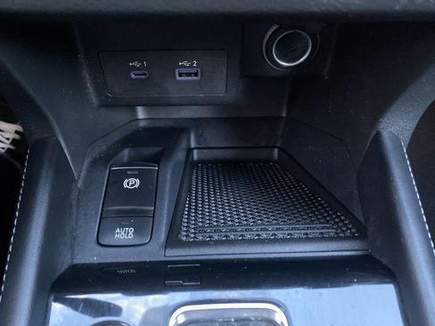 Used 2021 Nissan Kicks SR w/ SR Premium Package image 31