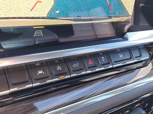 Used 2023 Chevrolet Silverado 1500 LT image 23