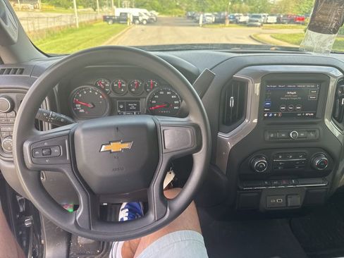 Used 2022 Chevrolet Silverado 1500 Custom AWD/4WD image 7