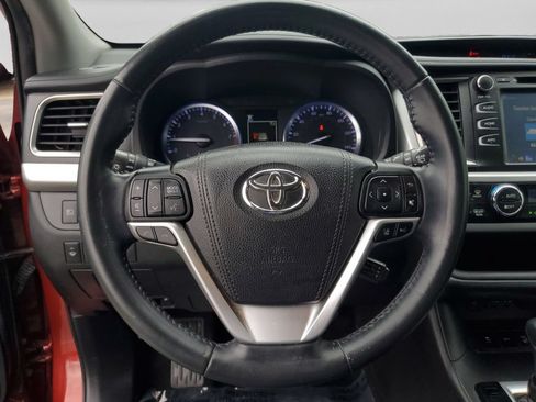 Used 2019 Toyota Highlander SE AWD/4WD image 19