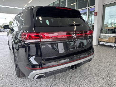 New 2026 Volkswagen Atlas Peak Edition AWD/4WD image 10