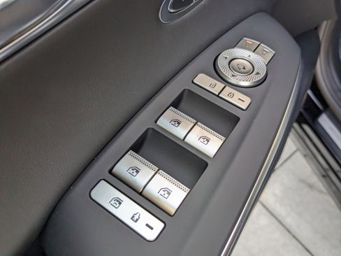 Used 2024 Genesis GV70 3.5T Sport image 20